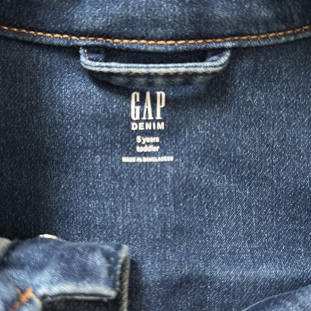 Gap Kids dark blue denim jacket with buttons! - Picture 2 of 2